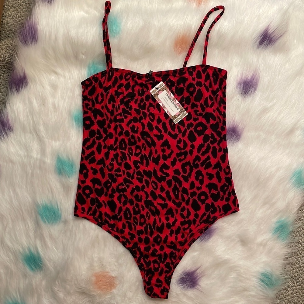 Nwt BooHoo Tall Leopard Black and Red Square Neck Bodysuit Size 12